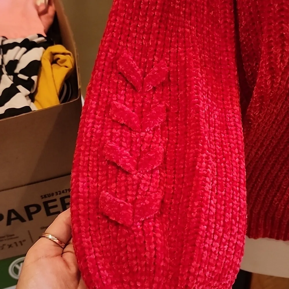 No Boundaries long sleeve sweater - Picture 4 of 5